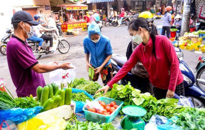 Haggling Shopping in Vietnam